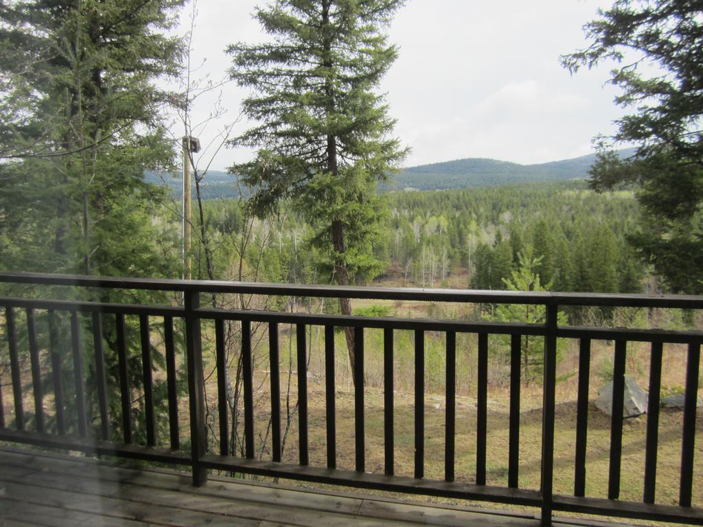 Spruce Hill Resort & Spa 108 Mile Ranch Room photo