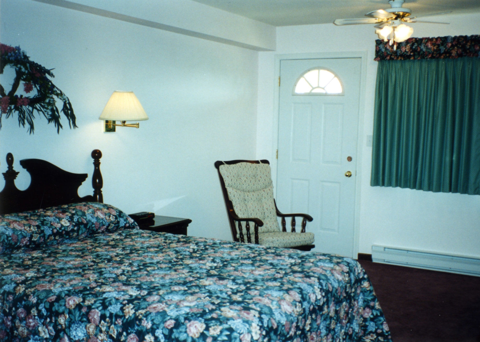 Spruce Hill Resort & Spa 108 Mile Ranch Exterior photo